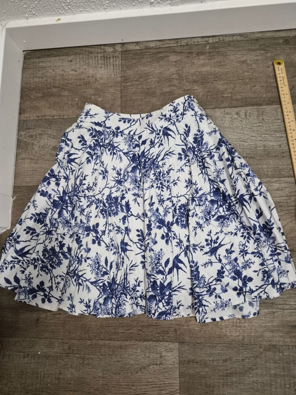 J. Peterman Blue & White Floral Bird A-Line Skirt Size 2 100% Cotton Lined - Picture 6 of 9